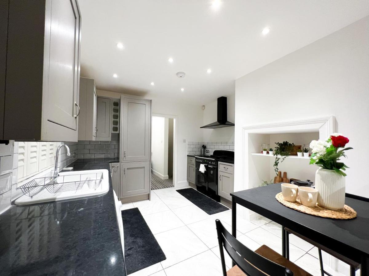 Апартаменти Stylish 3 Bed Flat With Garden Лондон Екстер'єр фото